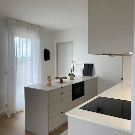 T2 Equipe, Grande Terrasse Et Parking * Saint-Bres (Herault)