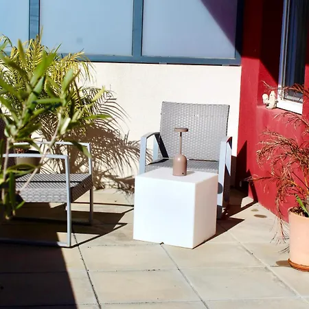 T2 Equipe, Grande Terrasse Et Parking דירה